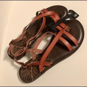 Brand new sandals size 9